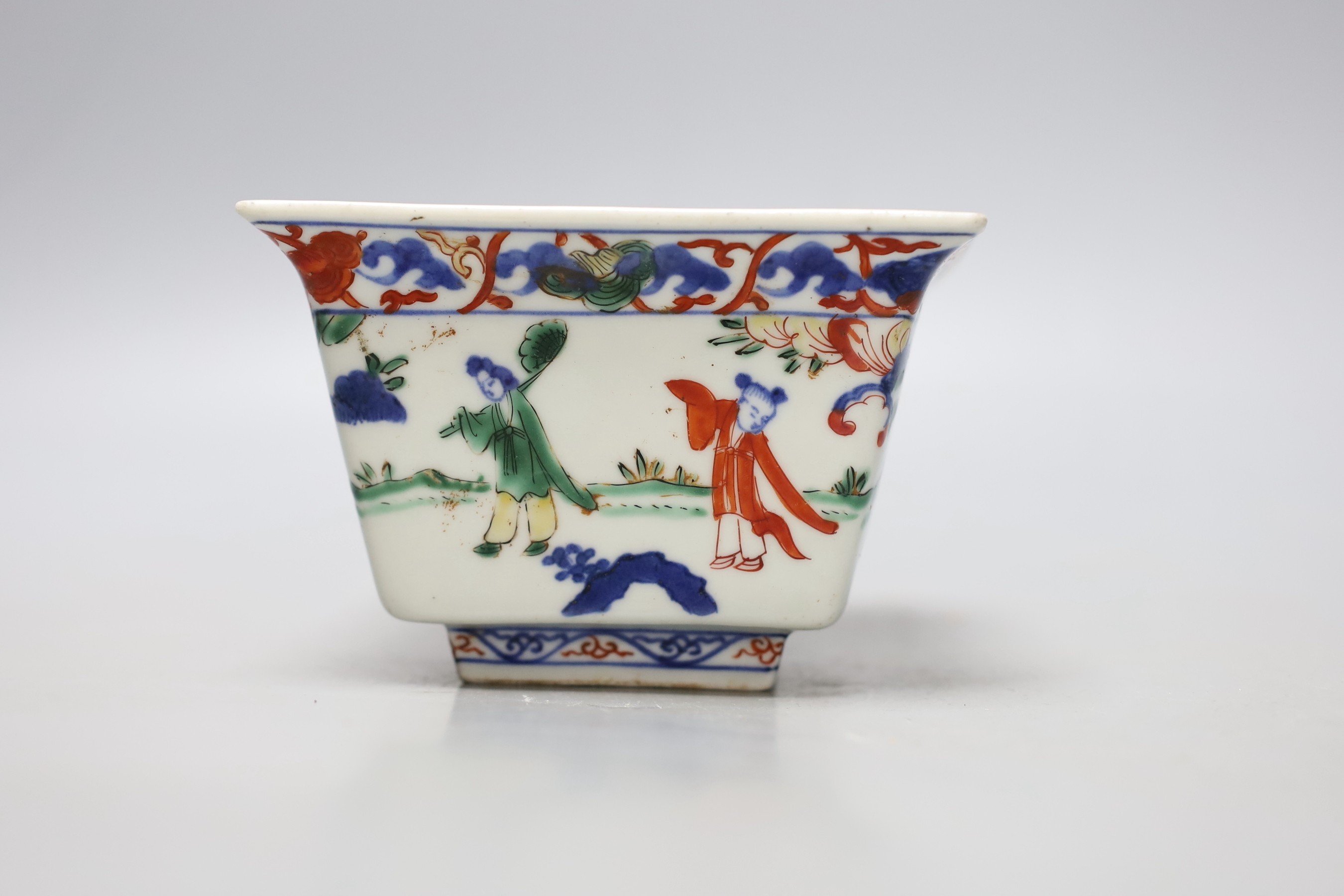 A Chinese wucai square bowl, 12cm wide